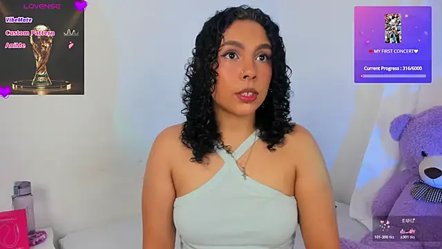Snapshot of Violetta_cam_ chatting on 19, 6, 2026 Violetta cam online show from 19, 6, 2026