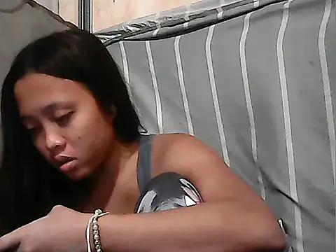 Snapshot of Yours_AsianPinayGirl18 chatting on 13, 7, 2026 Yours AsianPinayGirl18 online show from 13, 7, 2026