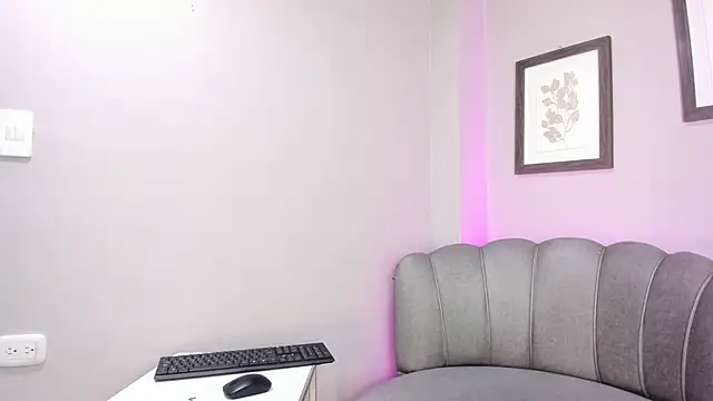 Roxanna moore online show from 22, 6, 2026