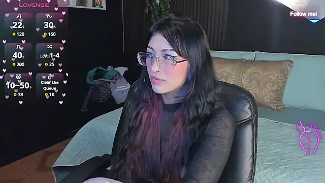 mia smoke  online show from 31, 5, 2026