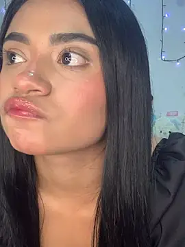 angiee boo1 online show from 6, 5, 2026