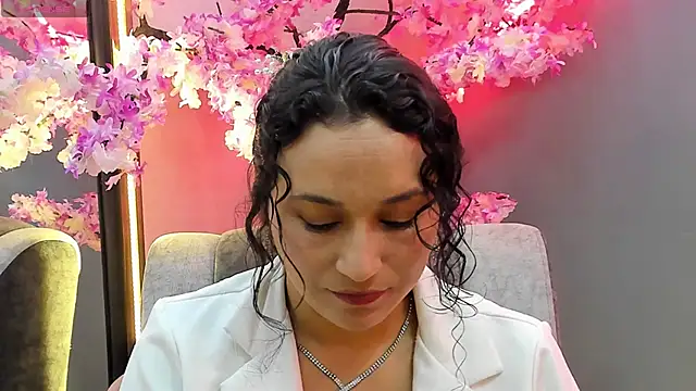 Elizabeth bennett online show from 13, 6, 2026