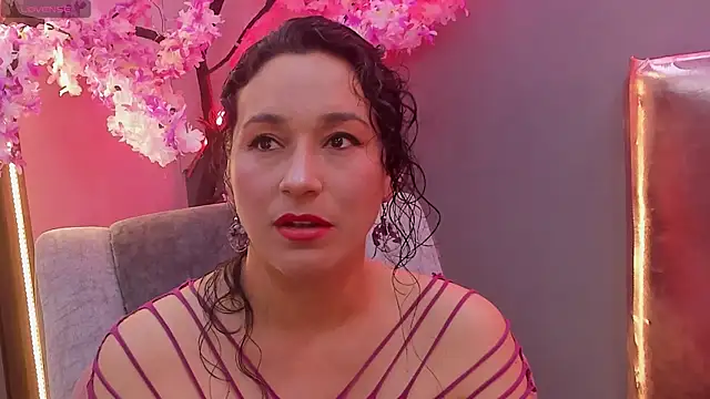Elizabeth bennett online show from 16, 6, 2026