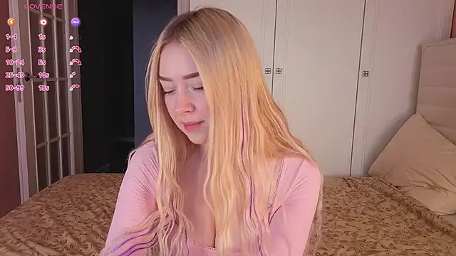 Chanelbayerr online show from 4, 8, 2026