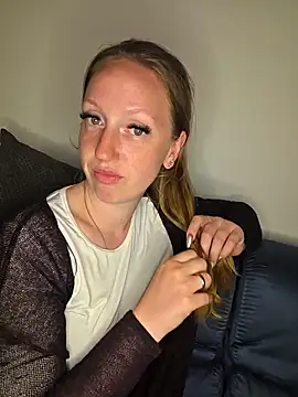 Snapshot of SweetGermanAlina chatting on 1, 6, 2026 SweetGermanAlina online show from 1, 6, 2026