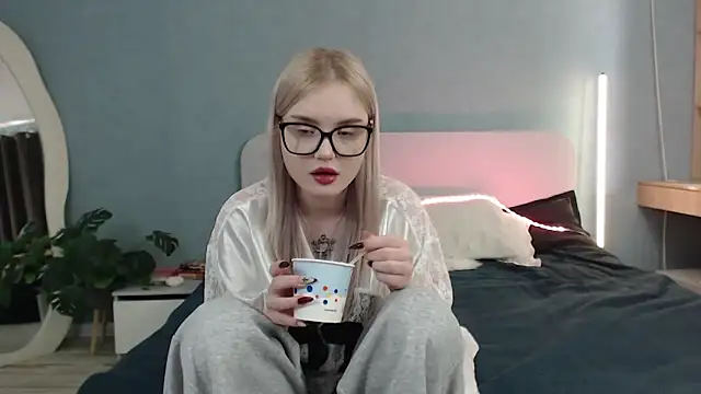 Snapshot of Angel_Share chatting on 3, 6, 2026 Angel Share online show from 3, 6, 2026