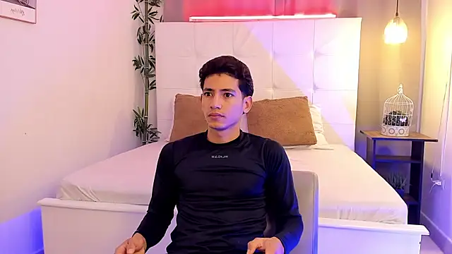 Snapshot of Alejo-and-Thiago chatting on 18, 6, 2026 Alejo-and-Thiago online show from 18, 6, 2026