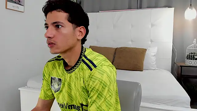 Snapshot of Alejo-and-Thiago chatting on 22, 6, 2026 Alejo-and-Thiago online show from 22, 6, 2026