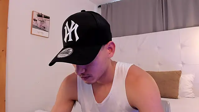 Snapshot of Alejo-and-Thiago chatting on 26, 6, 2026 Alejo-and-Thiago online show from 26, 6, 2026