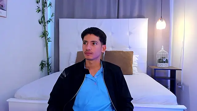 Snapshot of Alejo-and-Thiago chatting on 20, 7, 2026 Alejo-and-Thiago online show from 20, 7, 2026