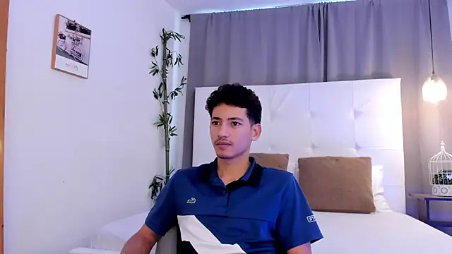 Snapshot of Alejo-and-Thiago chatting on 21, 7, 2026 Alejo-and-Thiago online show from 21, 7, 2026
