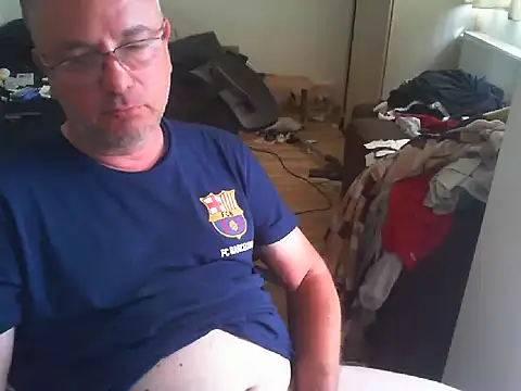 Snapshot of GeorgeCarlo chatting on 1, 6, 2026 GeorgeCarlo online show from 1, 6, 2026