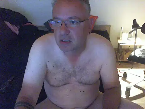 Snapshot of GeorgeCarlo chatting on 4, 6, 2026 GeorgeCarlo online show from 4, 6, 2026