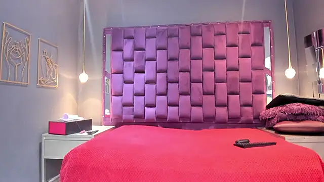 AlesiaLara online show from 25, 6, 2026