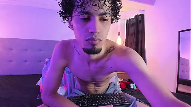 Snapshot of MichaelEvanss_ chatting on 18, 5, 2026 MichaelEvanss online show from 18, 5, 2026