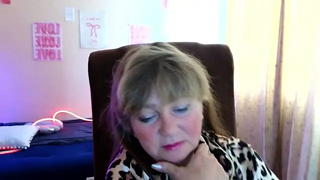 Melania Cook online show from 2, 7, 2026