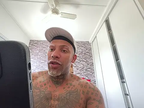 Maxloirinho online show from 5, 5, 2026