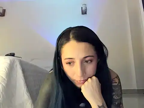 Snapshot of EvangelineLoveee chatting on 26, 6, 2026 EvangelineLoveee online show from 26, 6, 2026
