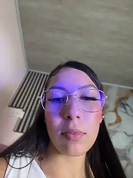Julieth ec online show from 1, 7, 2026