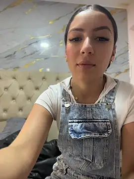Julieth ec online show from 8, 7, 2026