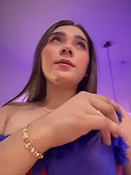Snapshot of Mia_Rodriguezz_ chatting on 10, 5, 2026 Mia Rodriguezz online show from 10, 5, 2026