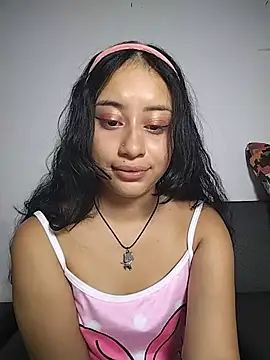 Snapshot of L0lita_Emi12 chatting on 17, 5, 2026 L0lita Emi12 online show from 17, 5, 2026