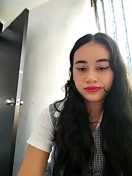 Snapshot of L0lita_Emi12 chatting on 20, 6, 2026 L0lita Emi12 online show from 20, 6, 2026