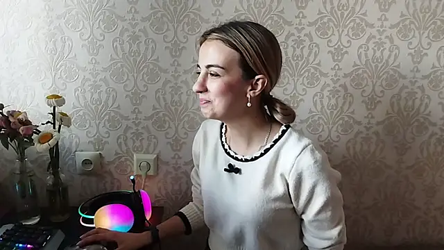 Snapshot of By_Mira chatting on 30, 5, 2026 By Mira online show from 30, 5, 2026