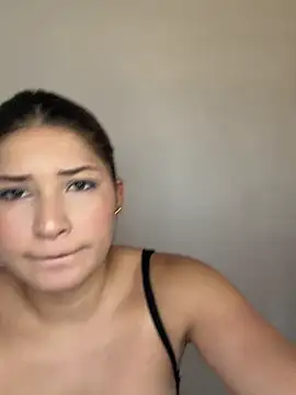 Snapshot of VioletaSanchez24 chatting on 17, 7, 2026 VioletaSanchez24 online show from 17, 7, 2026