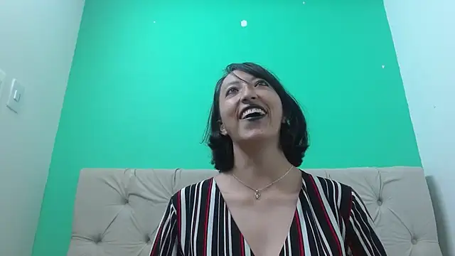 amoremerchmar online show from 3, 7, 2026