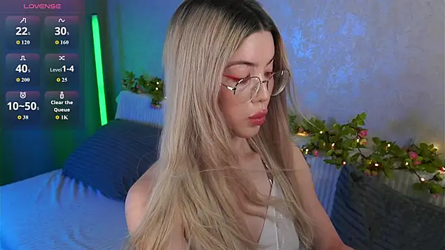 LindaThackerr online show from 14, 6, 2026