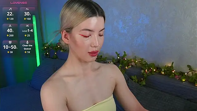 LindaThackerr online show from 19, 6, 2026