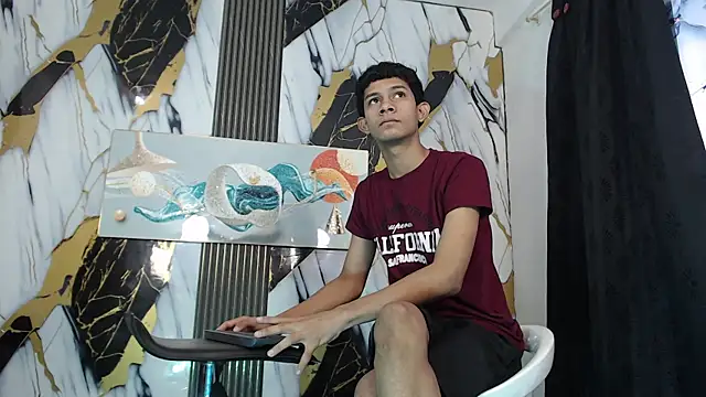 Snapshot of TWINKS_BOYSX chatting on 8, 6, 2026 TWINKS BOYSX online show from 8, 6, 2026