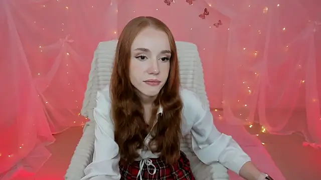 Snapshot of MilaSiren chatting on 12, 5, 2026 MilaSiren online show from 12, 5, 2026
