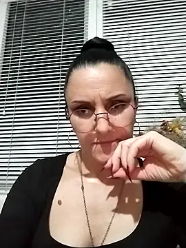 MillaMia45 online show from 9, 5, 2026