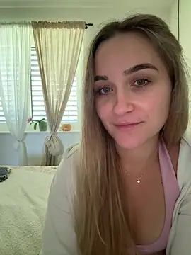 LillyStarr online show from 28, 7, 2026