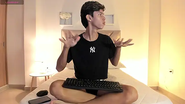 Snapshot of Baby_noahtt chatting on 2, 6, 2026 Baby noahtt online show from 2, 6, 2026