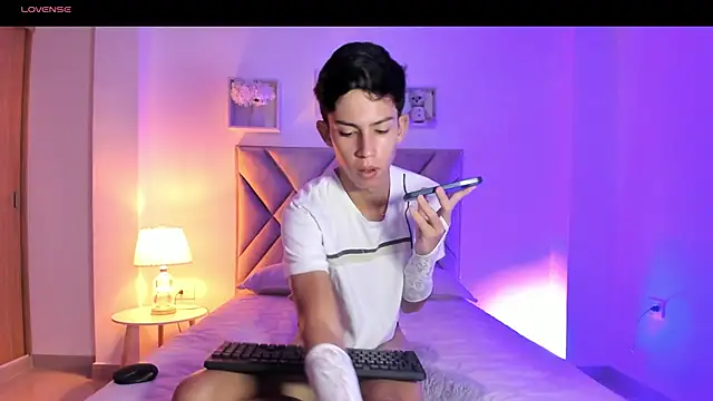 Snapshot of Baby_noahtt chatting on 19, 6, 2026 Baby noahtt online show from 19, 6, 2026