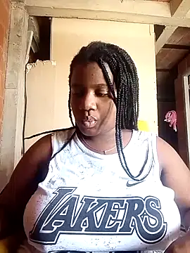 Snapshot of HannaTuner chatting on 8, 5, 2026 HannaTuner online show from 8, 5, 2026