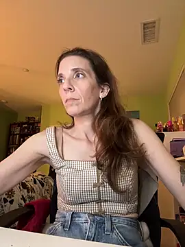 Snapshot of Raevyn chatting on 20, 6, 2026 Raevyn online show from 20, 6, 2026
