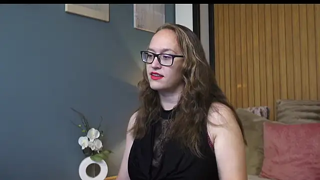 JasmineWhite online show from 30, 6, 2026
