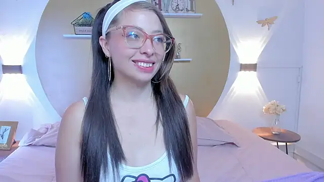 Snapshot of Lenna_Phillips chatting on 17, 6, 2026 Lenna Phillips online show from 17, 6, 2026