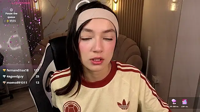 Cinnamon b online show from 3, 7, 2026
