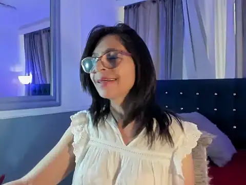 Snapshot of lena_gray chatting on 4, 6, 2026 lena gray online show from 4, 6, 2026