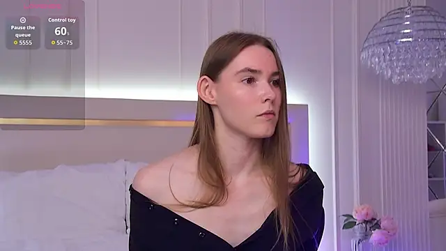 Snapshot of LillianYoung chatting on 8, 7, 2026 LillianYoung online show from 8, 7, 2026