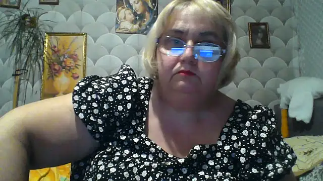 MarinaFarina53 online show from 10, 6, 2026