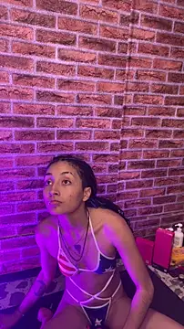 Snapshot of LunaiXMoon_ chatting on 7, 8, 2026 LunaiXMoon online show from 7, 8, 2026
