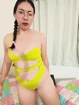 Snapshot of Mia_essence chatting on 29, 5, 2026 Mia essence online show from 29, 5, 2026