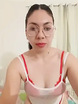 Snapshot of Mia_essence chatting on 30, 6, 2026 Mia essence online show from 30, 6, 2026