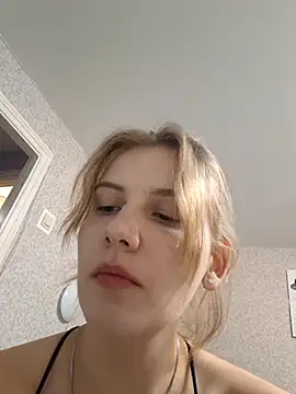 Snapshot of mooniekiss chatting on 14, 5, 2026 mooniekiss online show from 14, 5, 2026